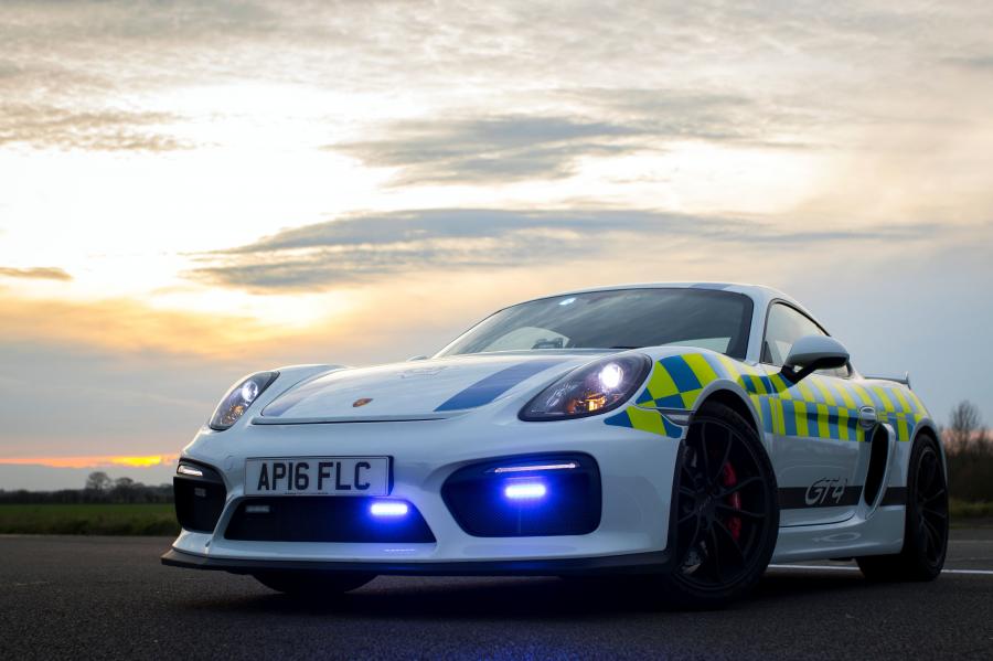  Porsche Cayman GT4 Police 2017 года  (UK) (фото 2 из 4)